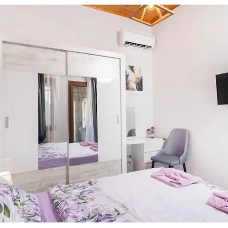 Villa Helga Deluxe *